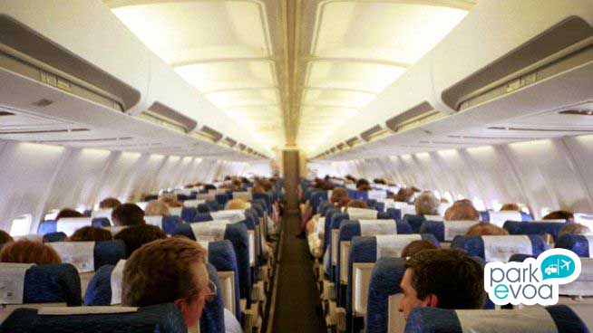 avion pasajeros viajeros cabina